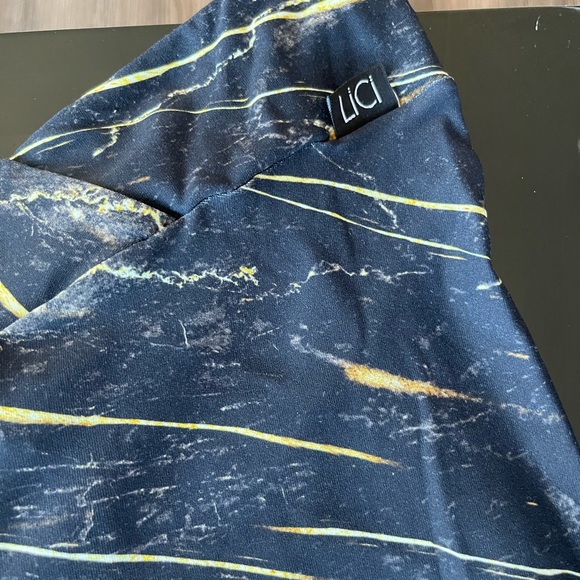 Lici Fit Tigers Eye Scrunch Butt Leggings Size M - Picture 3 of 5